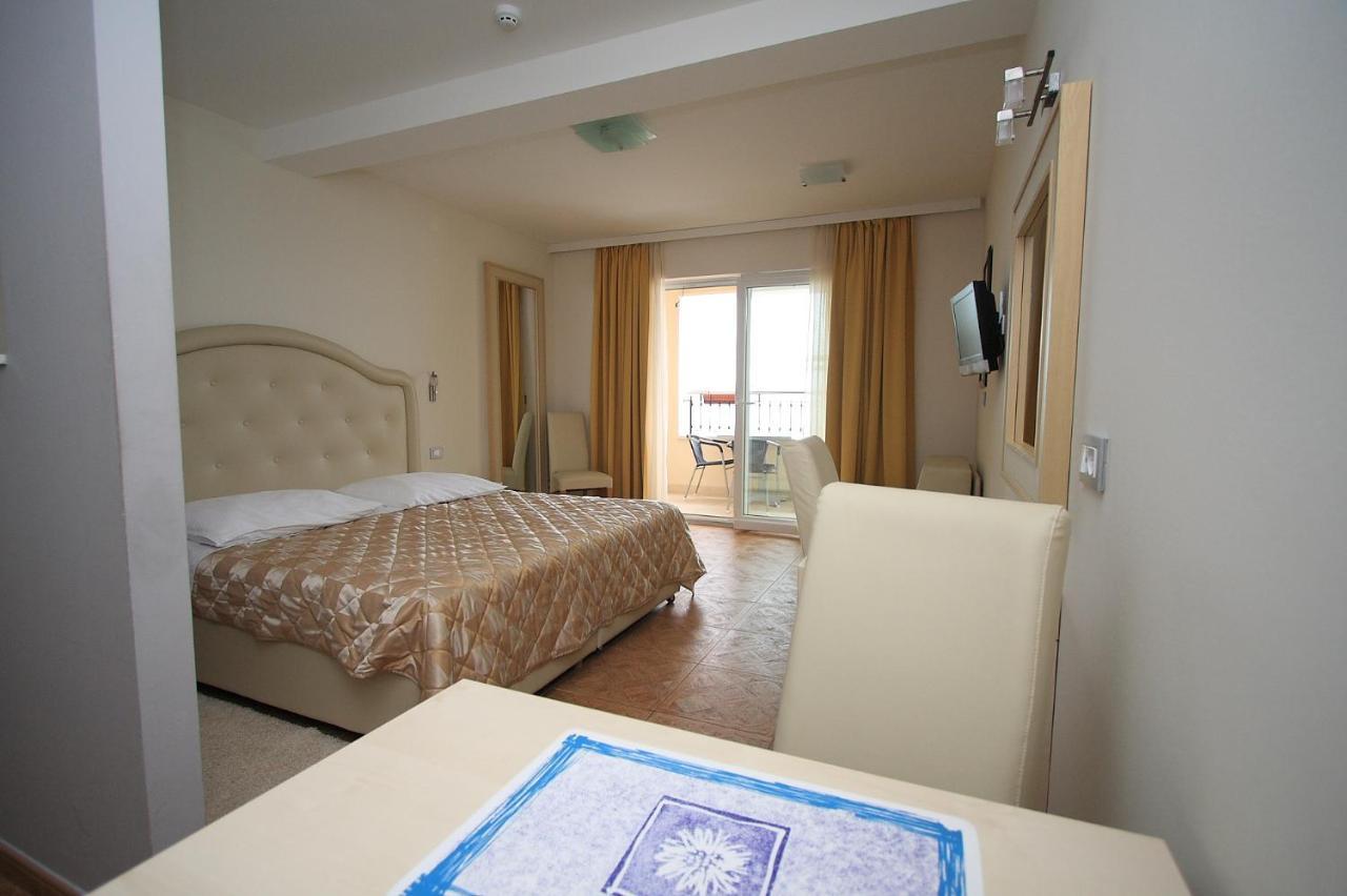 Aparthotel Natalia ポドゥゴラ エクステリア 写真